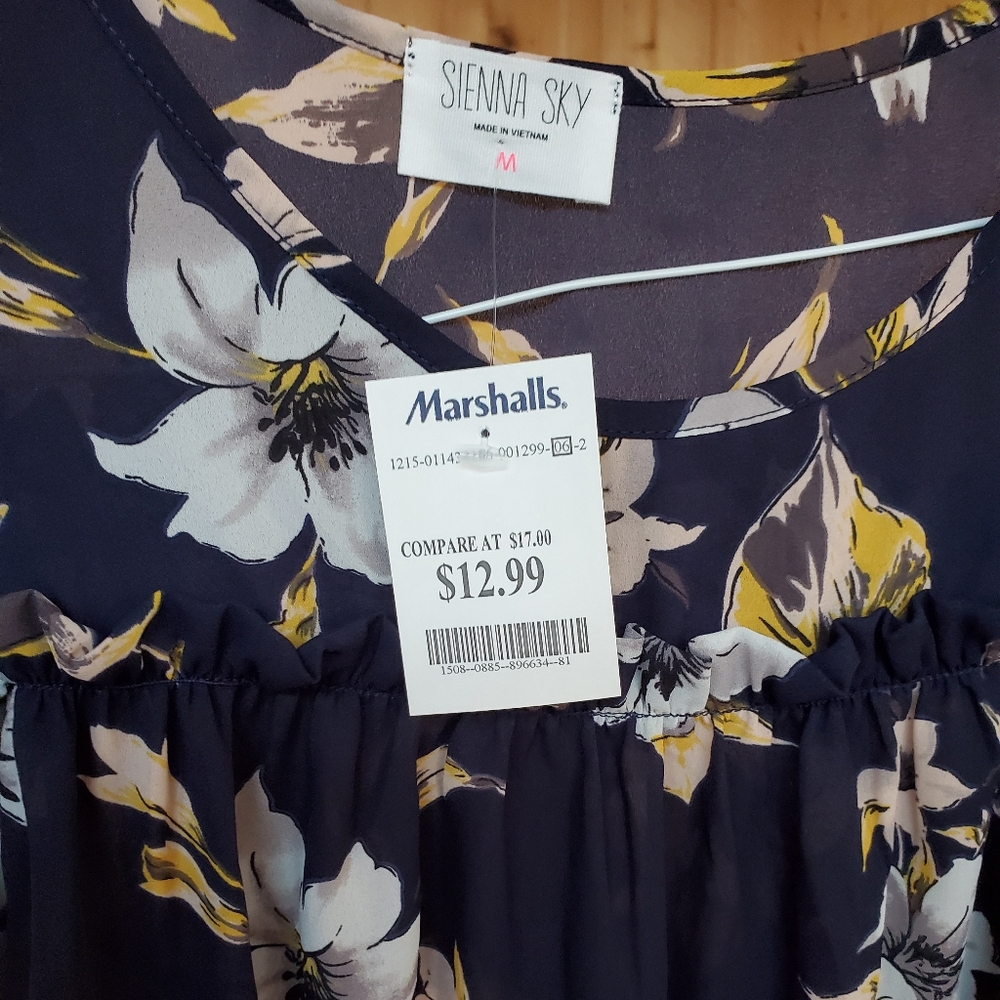 Blouse - Picture 2 of 6